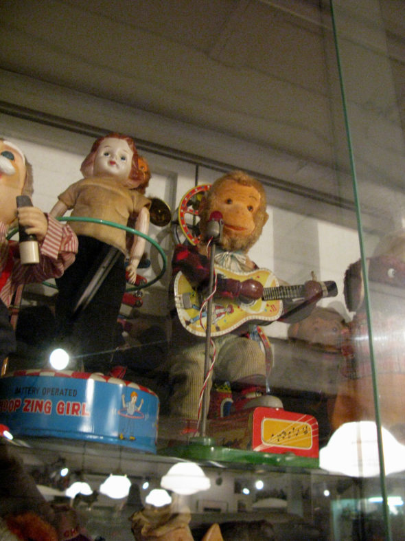Toy monkey with guitar
